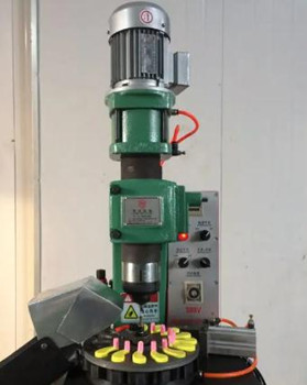 怎樣安全地操作氣液增壓鉚接機？