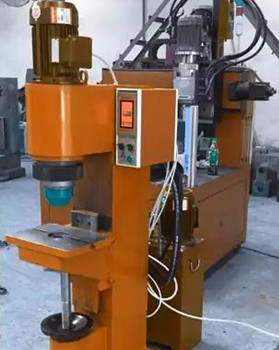 鉚接機(jī)廠(chǎng)家有哪些規(guī)格型號(hào)？