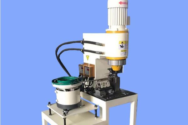 自動(dòng)送料鉚接設(shè)備到底有哪些優(yōu)勢(shì)？ 圖2