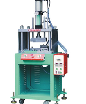 清理氣壓鉚接機(jī)過程中有哪些要注意？