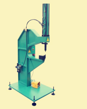 國產(chǎn)鉚接機(jī)多少錢一臺？