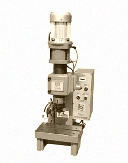 氣壓鉚接機在使用時要注意哪些事項？